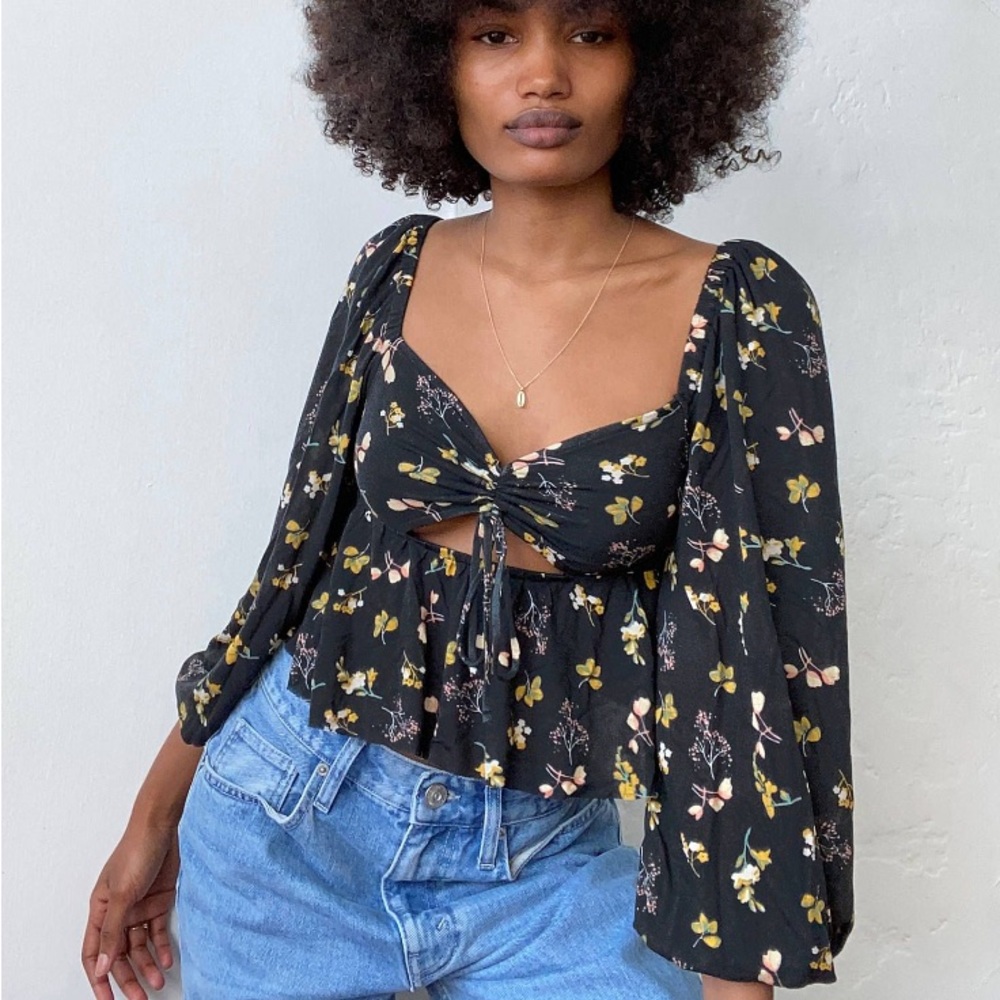 Urban outfitters front keyhole ruched long sleeve
